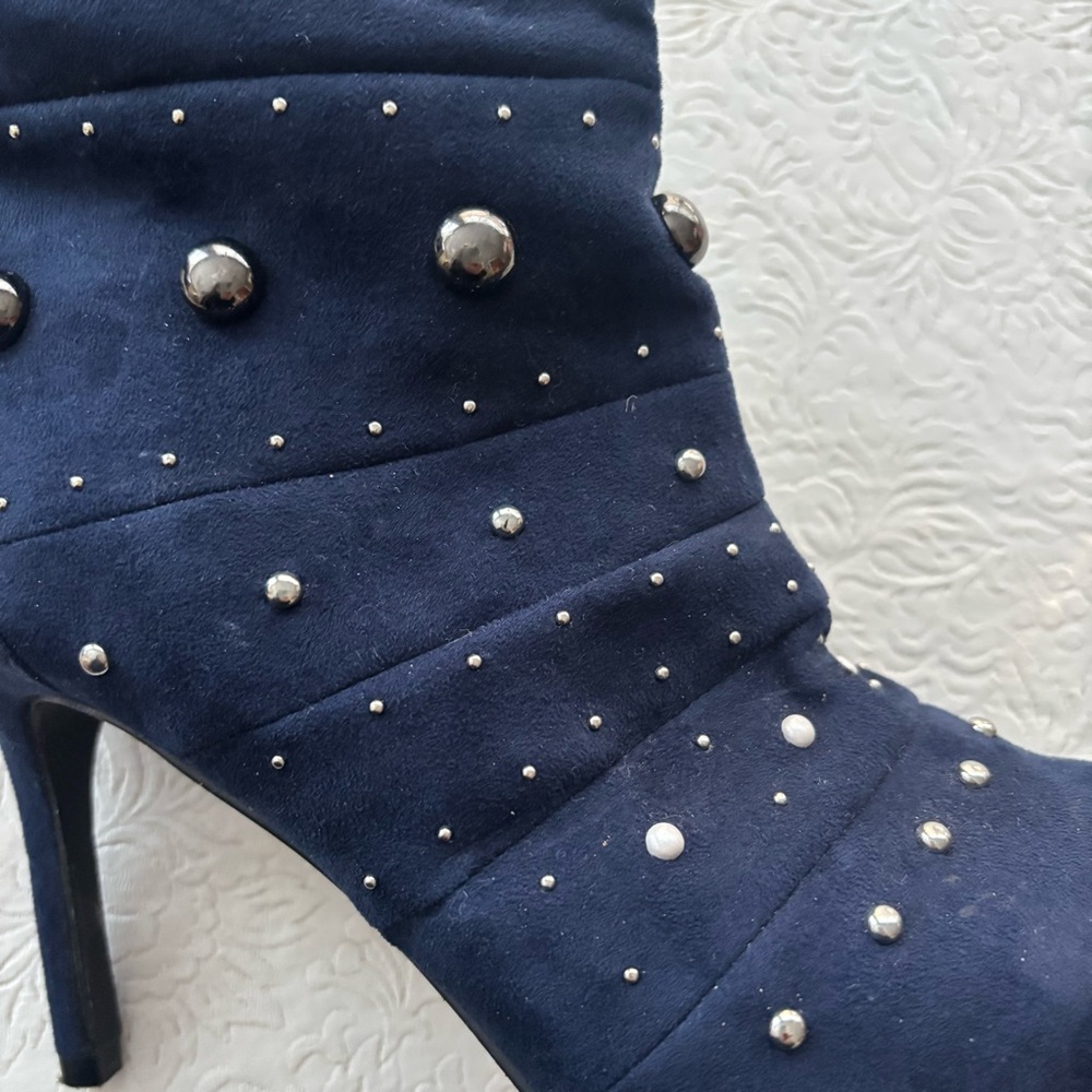 ❤️2/$15 or 3/$21❤️Metaphor Navy Blue Studded Ankle Boots, Size 8 - Picture 3 of 14